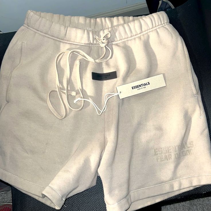Essentials Short